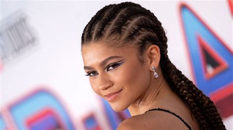 zendaya hot boobs|Zendaya Just Wore a Side Boob